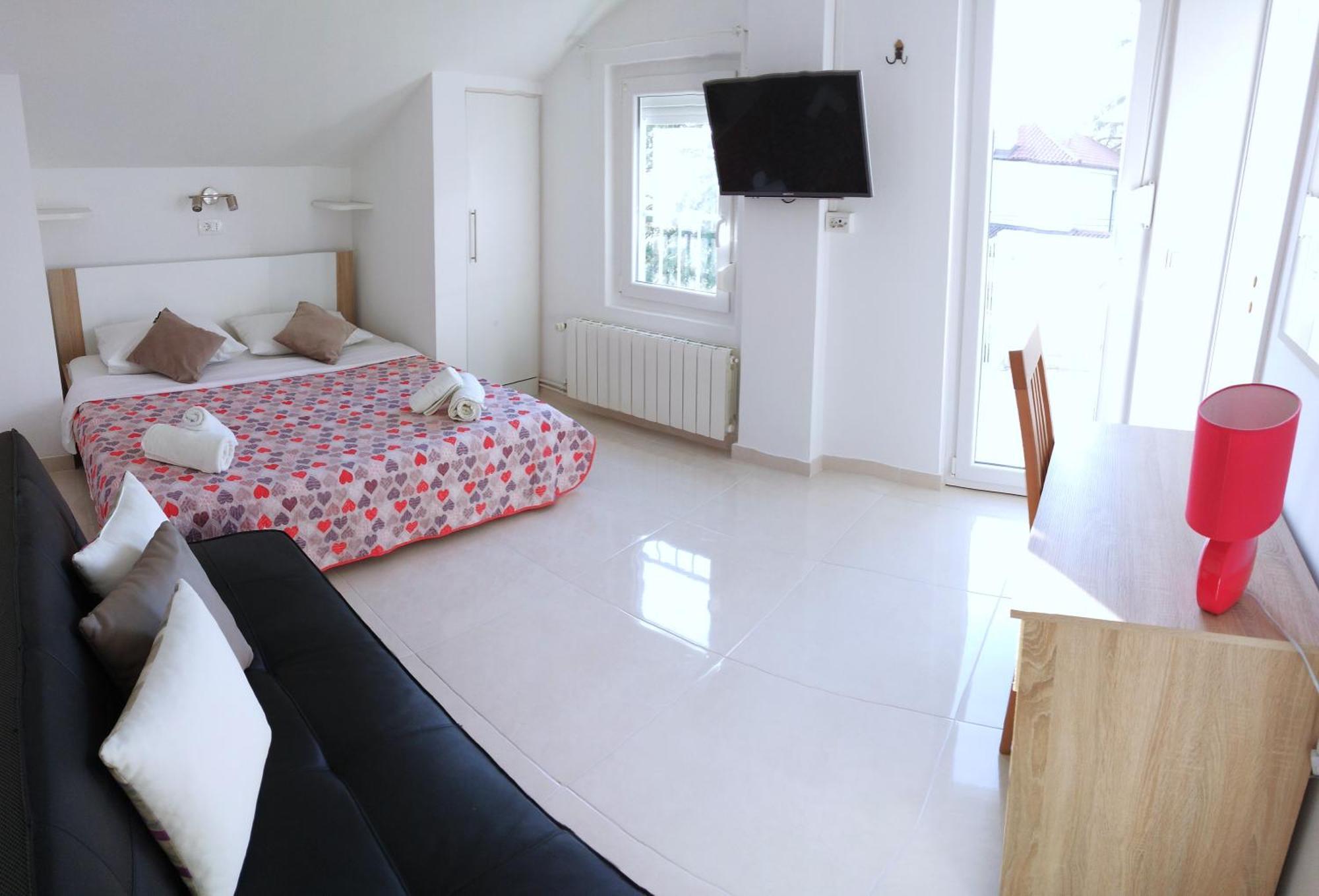Guesthouse Cecilia 2 มาลินสกา ภายนอก รูปภาพ