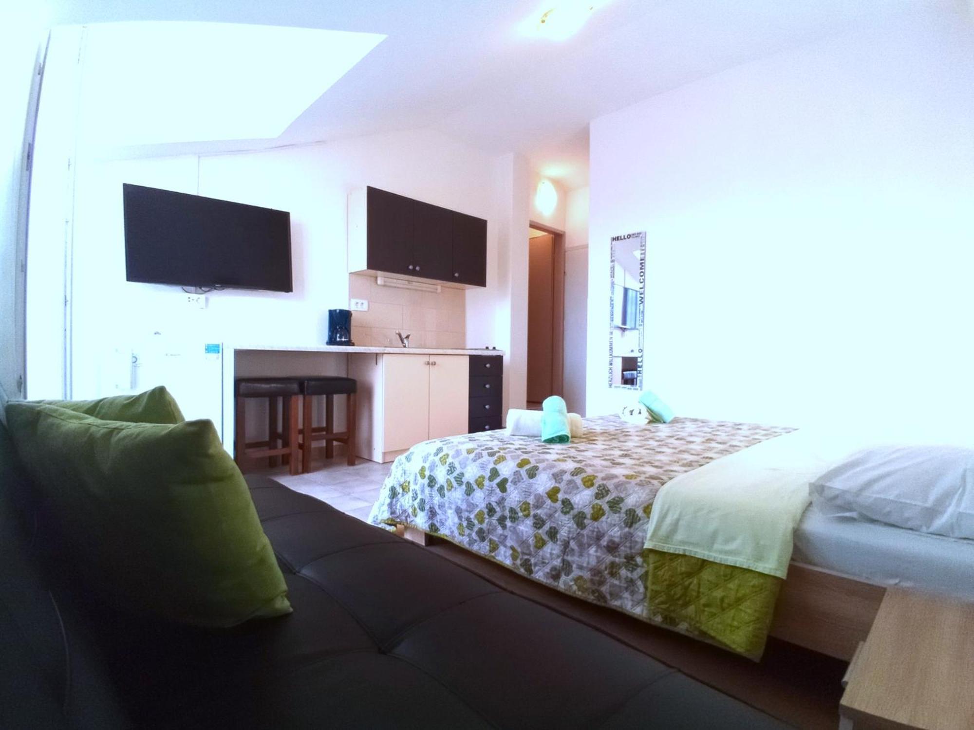 Guesthouse Cecilia 2 มาลินสกา ภายนอก รูปภาพ