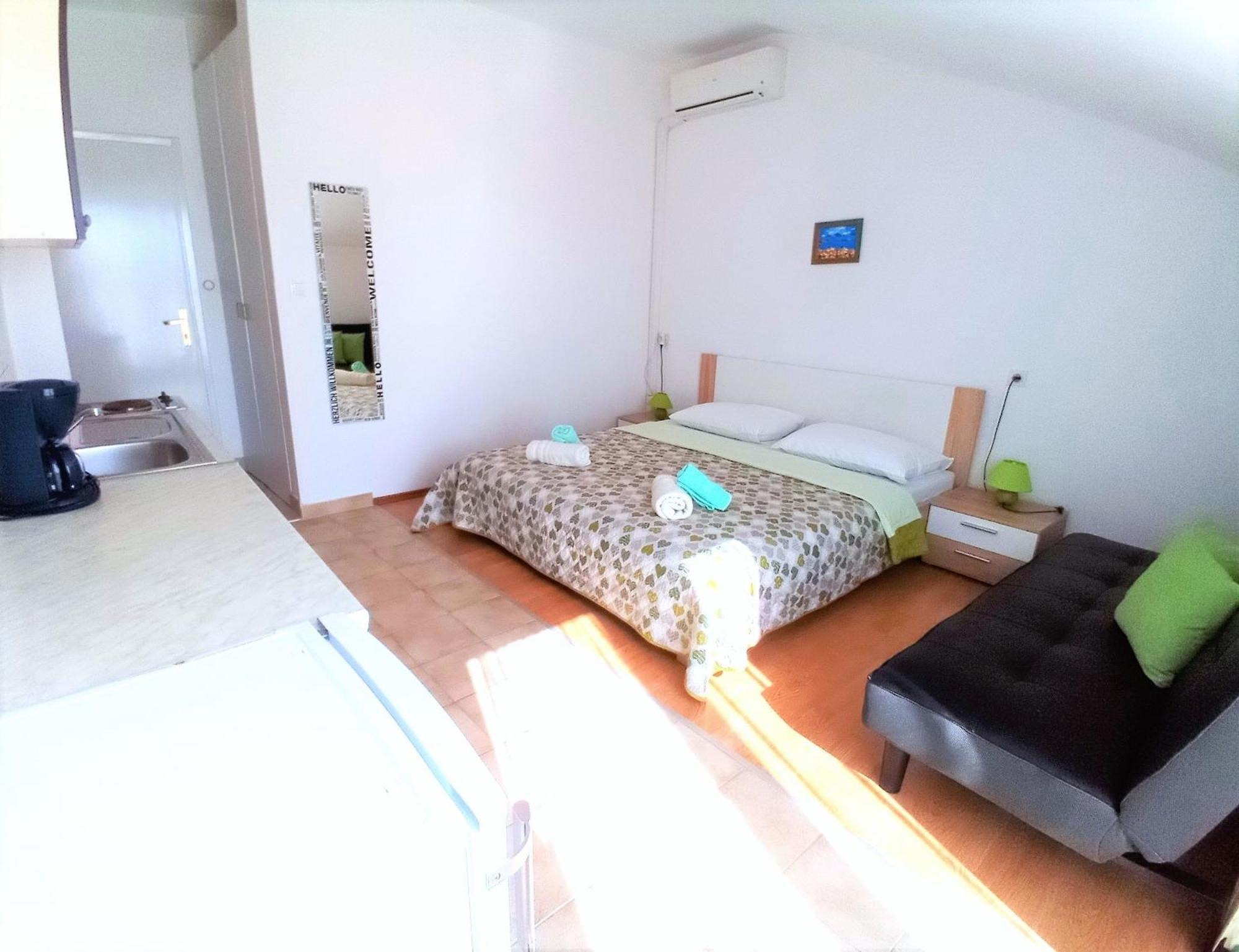 Guesthouse Cecilia 2 มาลินสกา ภายนอก รูปภาพ