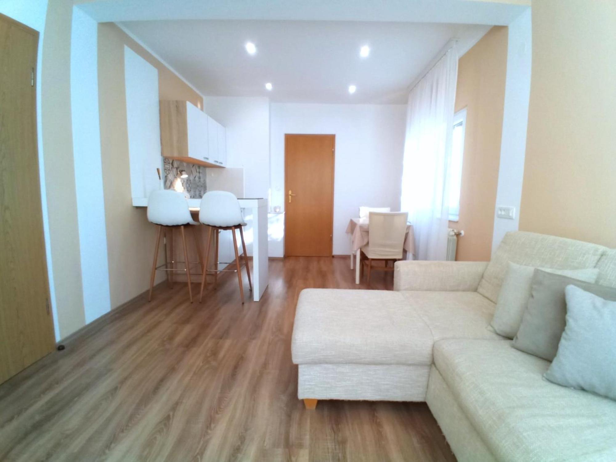 Guesthouse Cecilia 2 มาลินสกา ภายนอก รูปภาพ