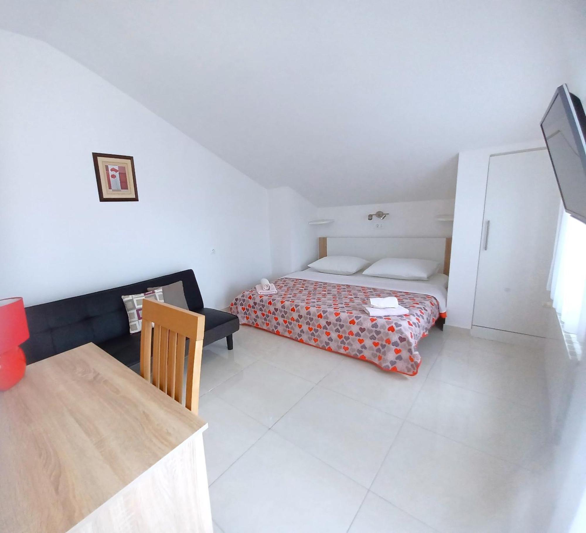Guesthouse Cecilia 2 มาลินสกา ภายนอก รูปภาพ